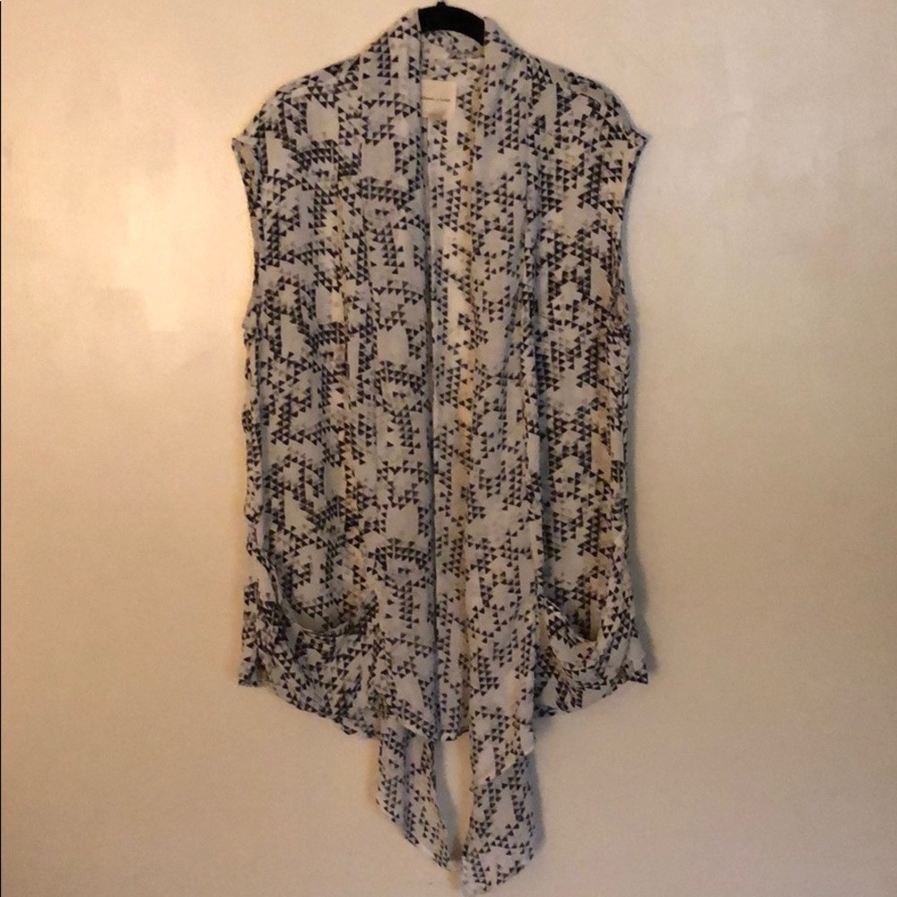 Black and white tunic with optional tie